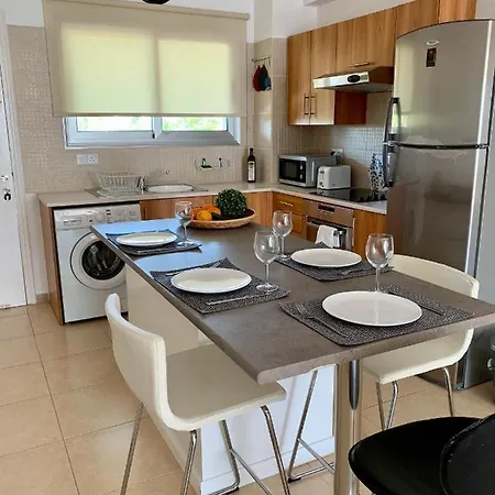 Famagusta Sunshine Apartment